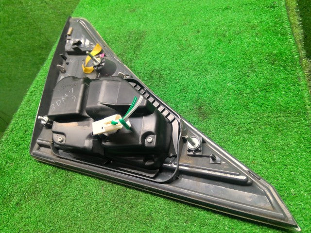 ヴェルファイア 右テールランプ DBA-ANH20W 81580-58180