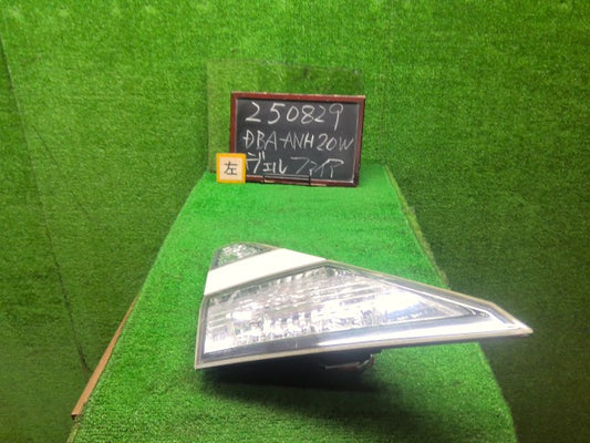 ヴェルファイア 左テールランプ DBA-ANH20W 81590-58180