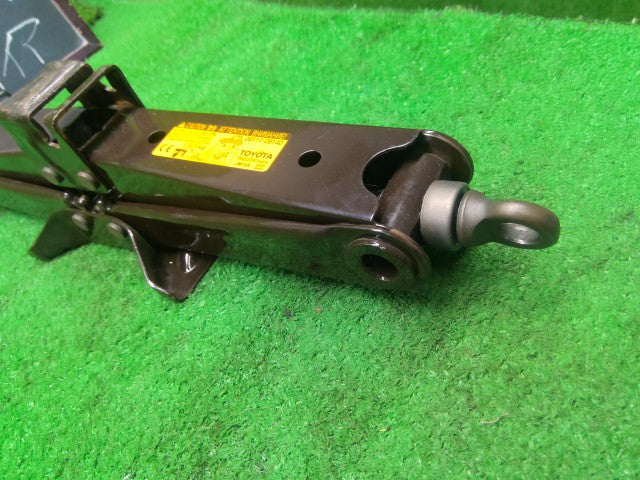 ヴェルファイア ジャッキ DBA-ANH20W