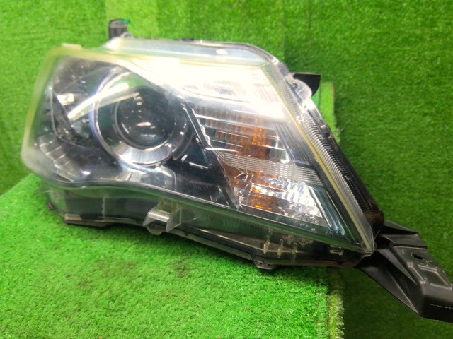 カローラフィールダー 右ヘッドランプＡＳＳＹ DBA-NZE164G 81145-12J60