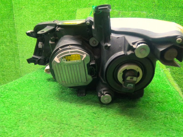 カローラフィールダー 右ヘッドランプＡＳＳＹ DBA-NZE164G 81145-12J60