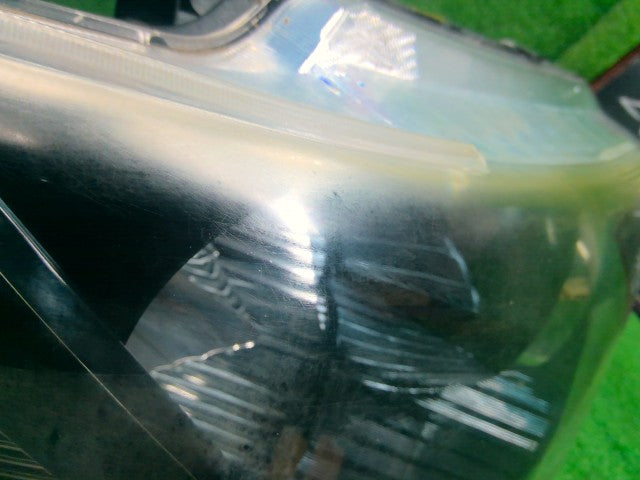 カローラフィールダー 右ヘッドランプＡＳＳＹ DBA-NZE164G 81145-12J60