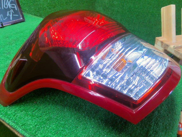 カローラフィールダー 左テールランプ DBA-NZE164G 81561-13740