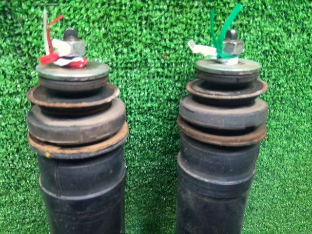 カローラフィールダー Ｒストラット・アブソーバーセット DBA-NZE164G 48530-13160