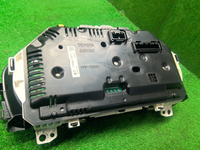 カローラフィールダー スピードメーター DBA-NZE164G 83800-12W71