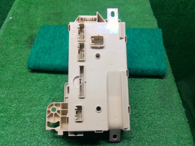 【中古】ミライース DBA-LA310S ヒューズボックス 82600-B2500-
