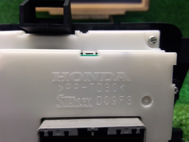 フリード Ａ／Ｃスイッチパネル DBA-GB3 79602-SYY-941ZA
