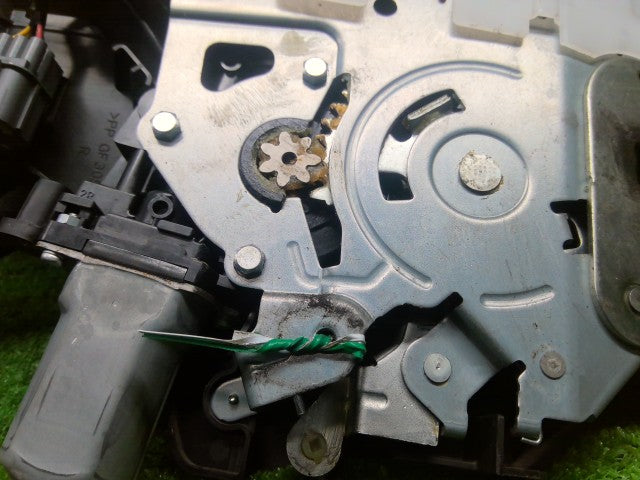 フリード 右Ｒクローザードアモーター DBA-GB3 72610-SYY-J01