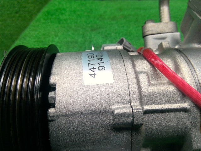 ヴィッツ Ａ／Ｃコンプレッサー DBA-KSP90 88310-52592