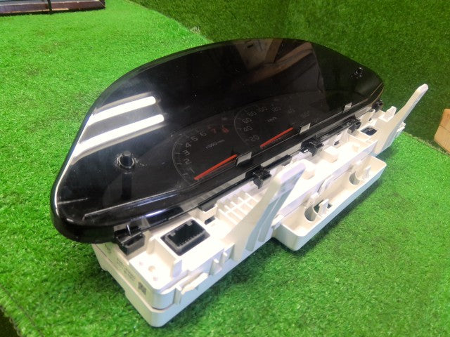 ヴィッツ スピードメーター DBA-KSP90 83800-52N50