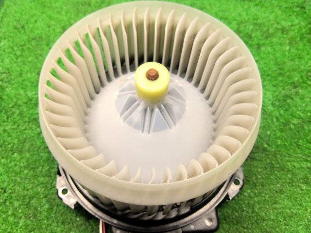ヴィッツ ヒーターブロアモーター DBA-KSP90 87103-52130
