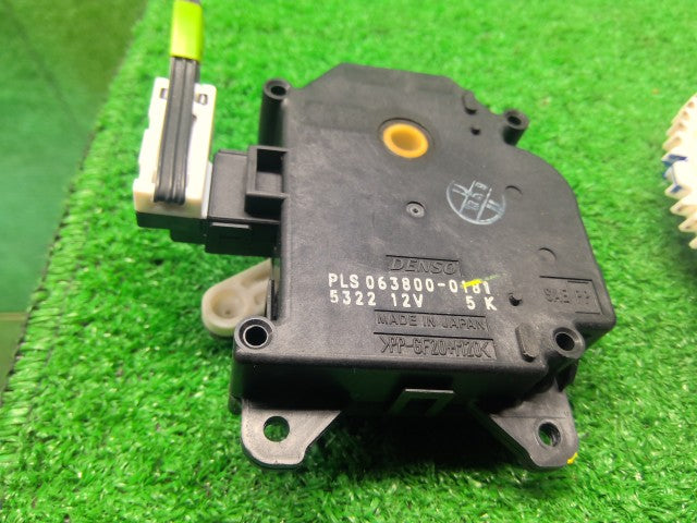 ヴィッツ Ａ／Ｃヒーター系 DBA-KSP90 87106-52090