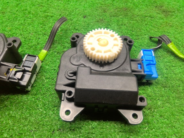 ヴィッツ Ａ／Ｃヒーター系 DBA-KSP90 87106-52090