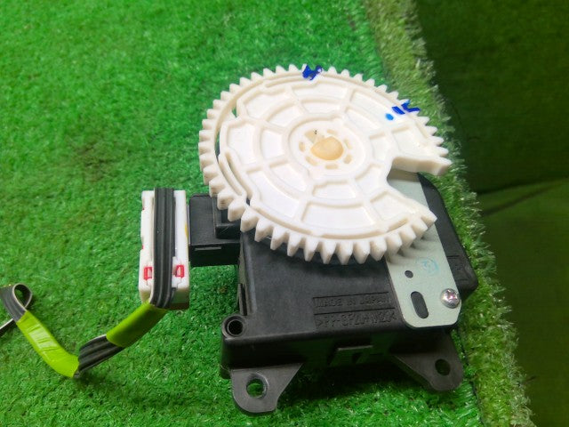 ヴィッツ Ａ／Ｃヒーター系 DBA-KSP90 87106-52090