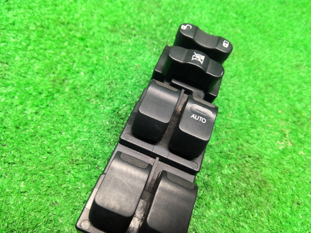 Ｒ２ パワーウインドウスイッチ DBA-RC1 83071KG040