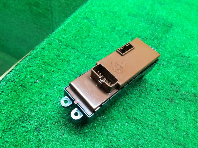 Ｒ２ パワーウインドウスイッチ DBA-RC1 83071KG040