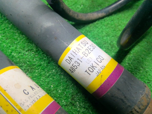 ムーヴコンテ Ｒストラット・アブソーバーセット DBA-L585S 48531-B2E30
