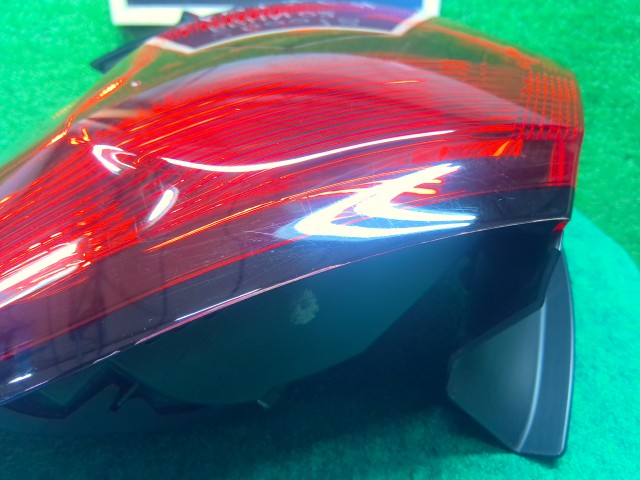 【中古】シトロエン ABA-B7HN02 右テールランプ 98