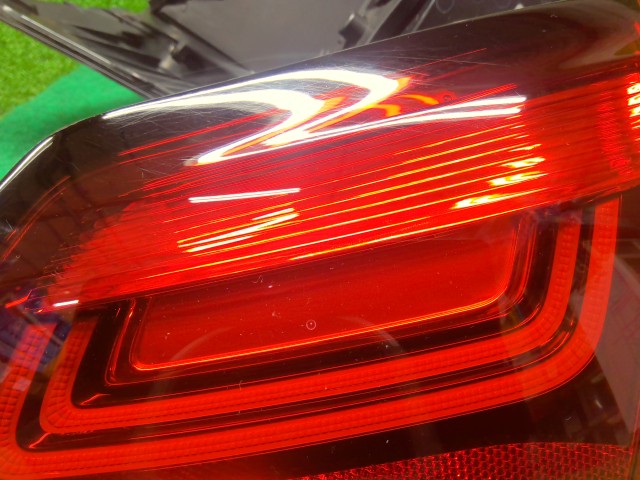 【中古】シトロエン ABA-B7HN02 右テールランプ 98