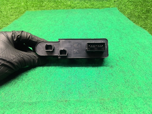 【中古】シトロエン ABA-B7HN02 パワーウインドウスイッチ 6490