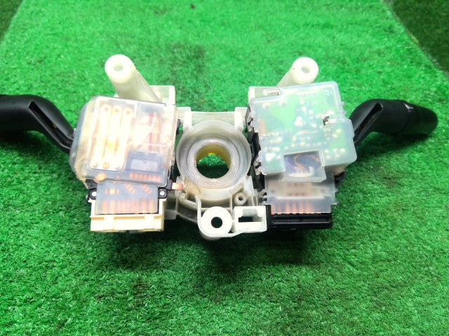 アテンザ ディマースイッチ DBA-GG3S GJ8G-66-122