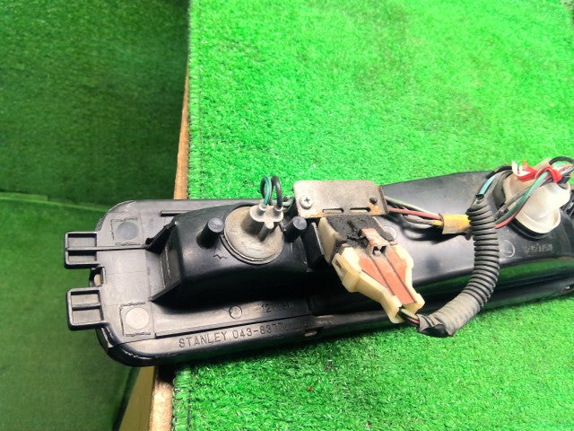 バモスホビオ 左テールランプ ABA-HM4 33506-SHR003