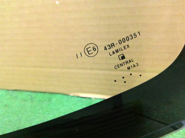 ムーヴキャンバス Ｆウインドガラス DBA-LA810S 56101-B2520