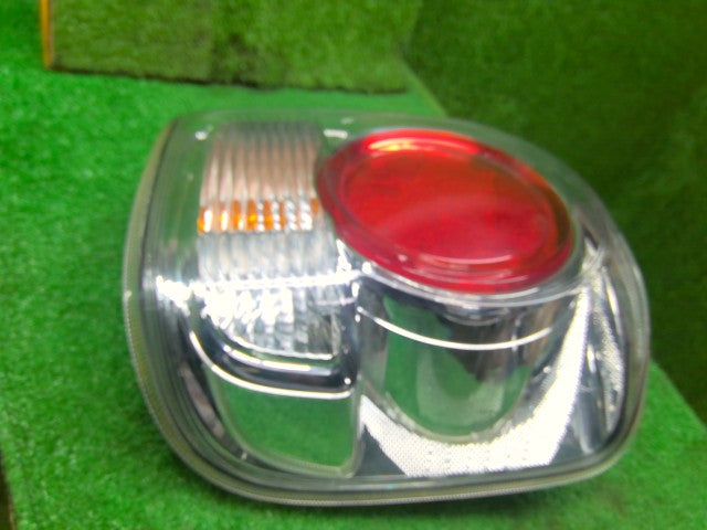 ムーヴキャンバス 右テールランプ DBA-LA810S 81550-B2710