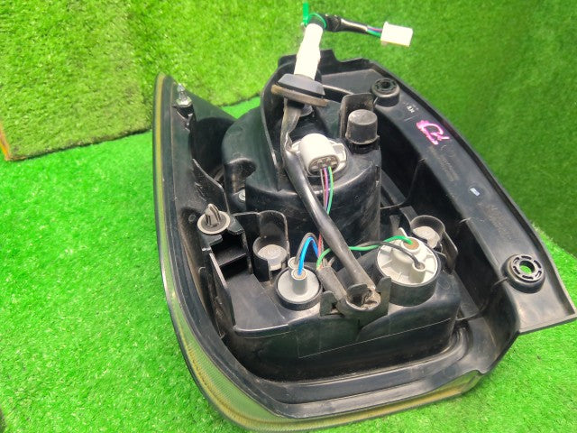 ムーヴキャンバス 右テールランプ DBA-LA810S 81550-B2710