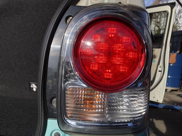 ムーヴキャンバス 右テールランプ DBA-LA810S 81550-B2710