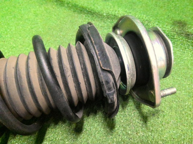 ムーヴキャンバス 左Ｆストラット DBA-LA810S 48520-B9125