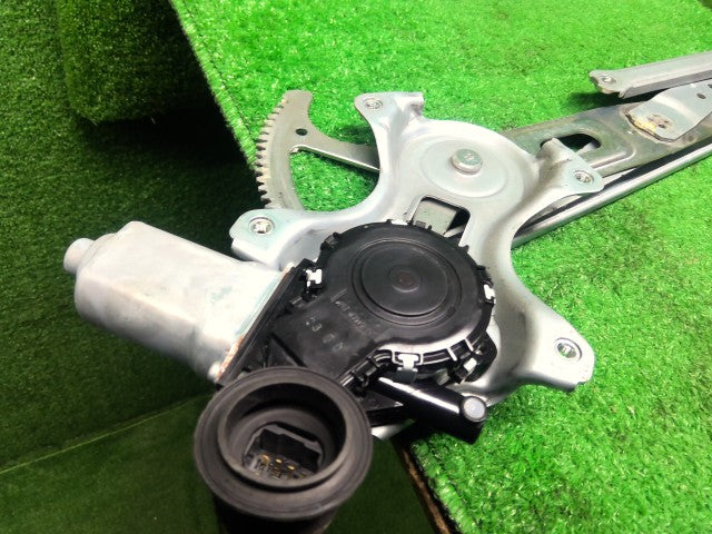 プロボックス 右Ｆドアレギュレータ・モーター DBE-NCP160V 69801-52080
