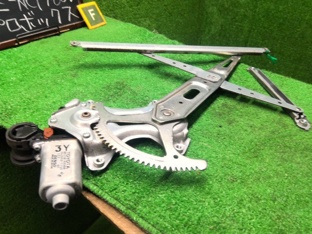 プロボックス 右Ｆドアレギュレータ・モーター DBE-NCP160V 69801-52080
