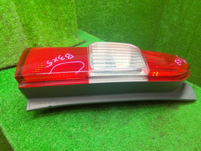プロボックス 左テールランプ DBE-NCP160V 81561-52C20