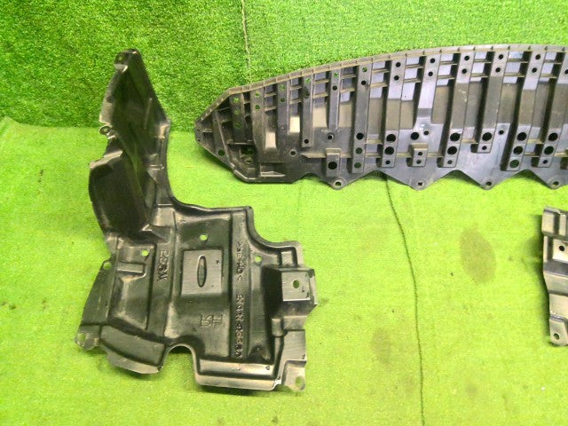 プロボックス エンジンアンダーカバー DBE-NCP160V 51442-52160