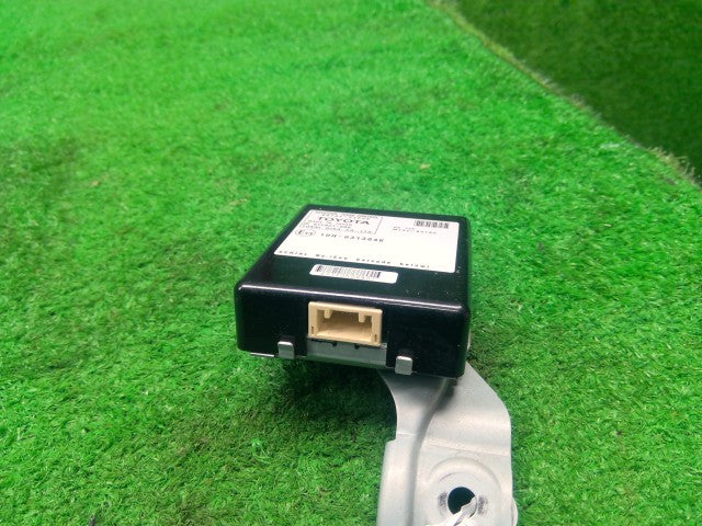 プロボックス キーレスリモコン DBE-NCP160V 89070-68180