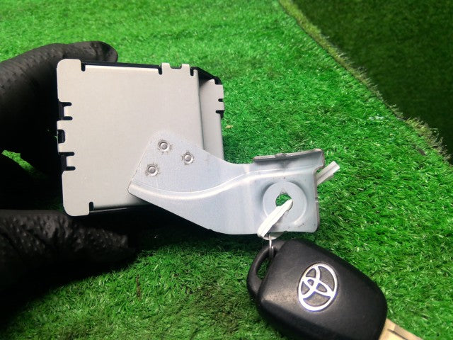 プロボックス キーレスリモコン DBE-NCP160V 89070-68180