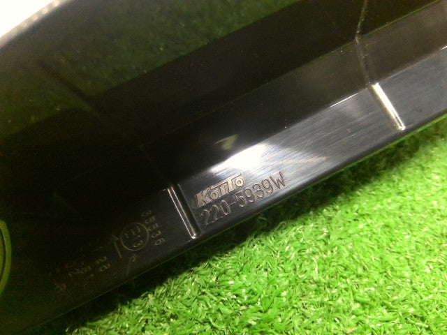 ハスラー 左テールランプ 5AA-MR92S 35670-59S00