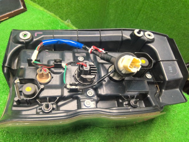 ハスラー 左テールランプ 5AA-MR92S 35670-59S00