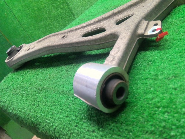 インプレッサ 左Ｆロアアーム CBA-GRB 20202FG010