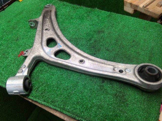 インプレッサ 左Ｆロアアーム CBA-GRB 20202FG010