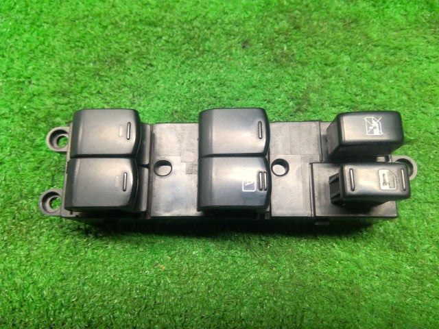 インプレッサ パワーウインドウスイッチ CBA-GRB 83071FG060
