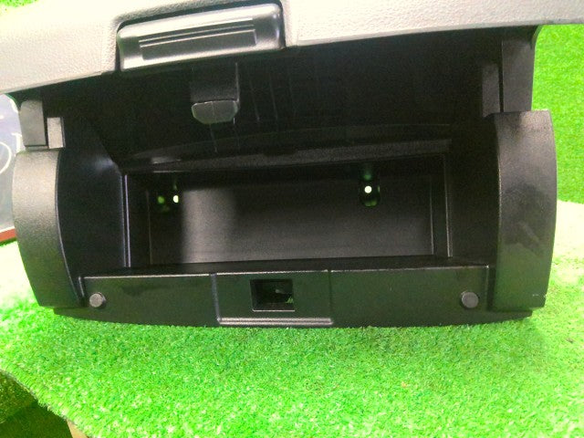 マーチ グローブＢＯＸ DBA-NK13 68560-1HJ1A