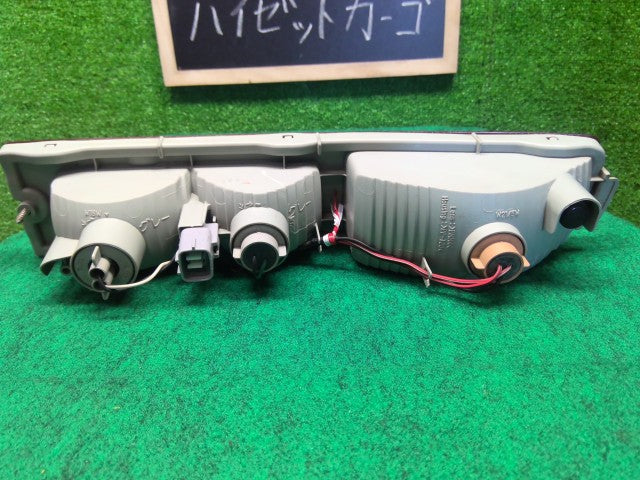 【中古】ハイゼット EBD-S331V 左テールランプ 81560-B5020-