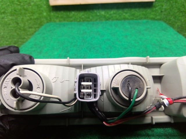 【中古】ハイゼット EBD-S331V 左テールランプ 81560-B5020-