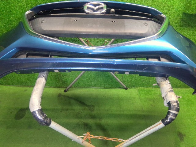 【中古】デミオ DBA-DJ3FS フロントバンパーＡＳＳＹ D24W-50-031