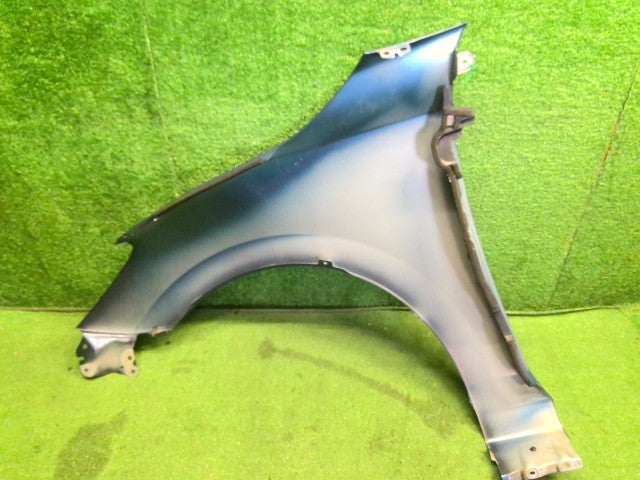 【中古】デミオ DBA-DJ3FS 右フロントフェンダー D09H-52-111