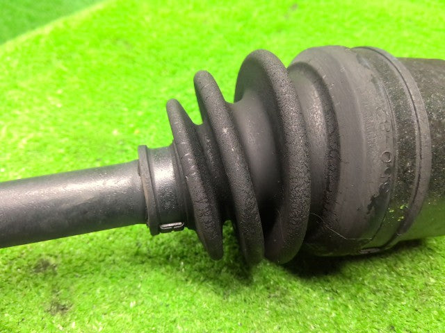 【中古】デミオ DBA-DJ3FS 右フロントドライブシャフト GDD1-25-50XA