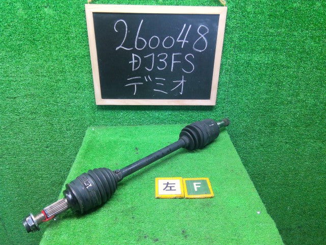 【中古】デミオ DBA-DJ3FS 左フロントドライブシャフト GDD1-25-60XA