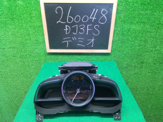 【中古】デミオ DBA-DJ3FS スピードメーター D24V-55-471A